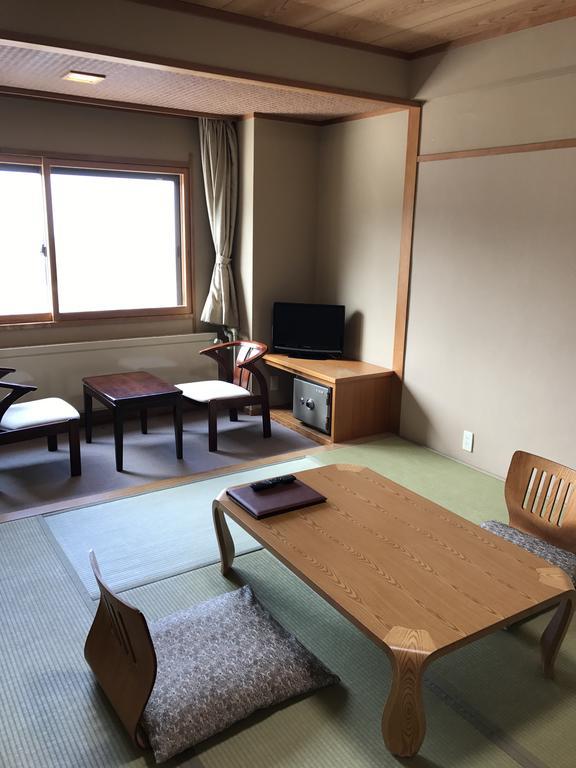 山之內 东馆传统日式旅馆酒店 外观 照片