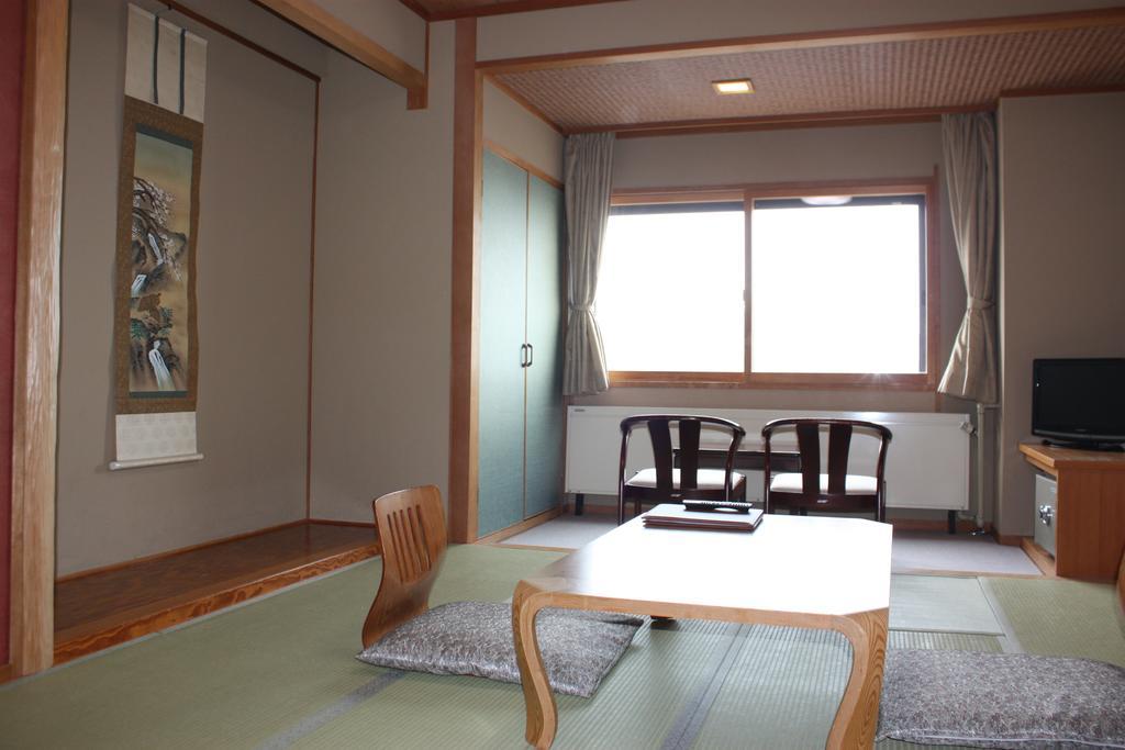 山之內 东馆传统日式旅馆酒店 外观 照片